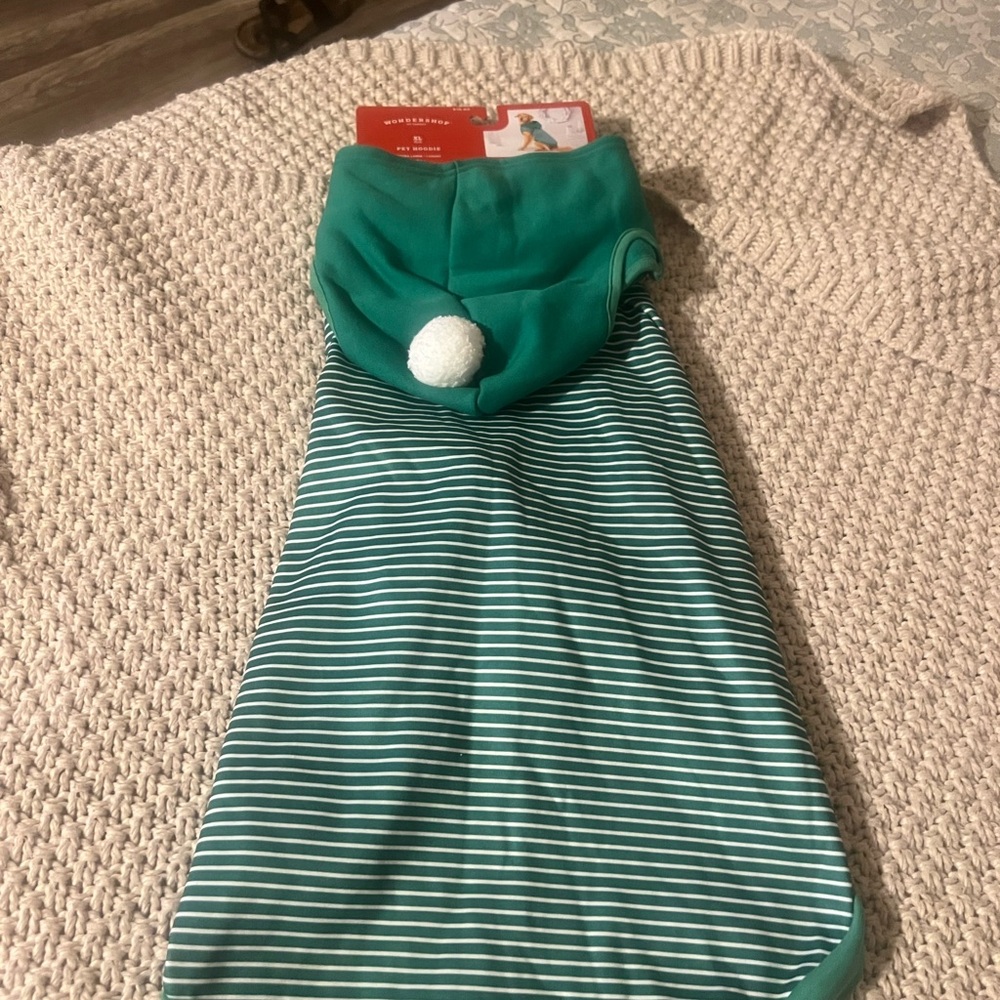 Adidas Green Pet Hoodie - Picture 4 of 5